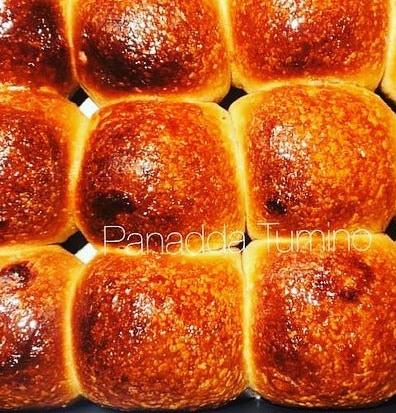 Locally Baked Parker House Rolls 9ct, Panadda Bakery